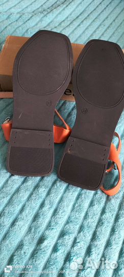 Сандали новые