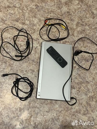 Dvd плеер philips. модель:DVP3252/51