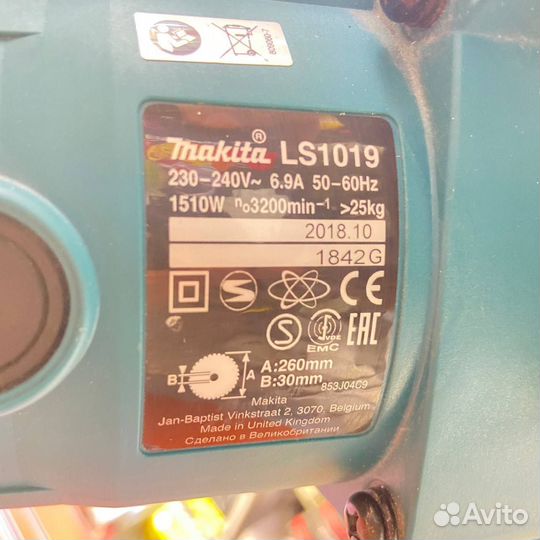 Электропила торцовочная Makita LS1019L