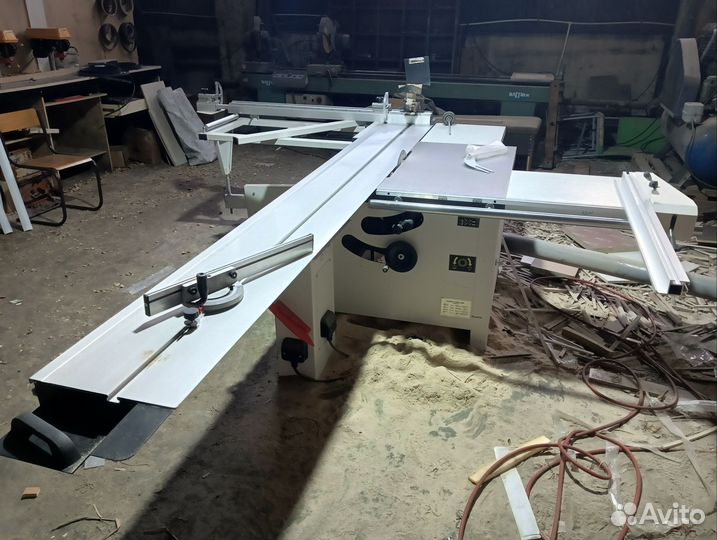 Форматно раскроечный станок. Ленточная пила