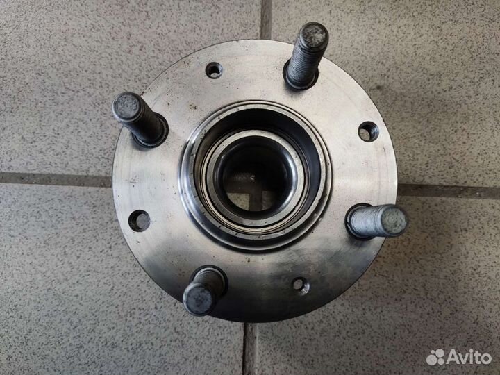 Ступица задняя Mitsubishi Lancer V