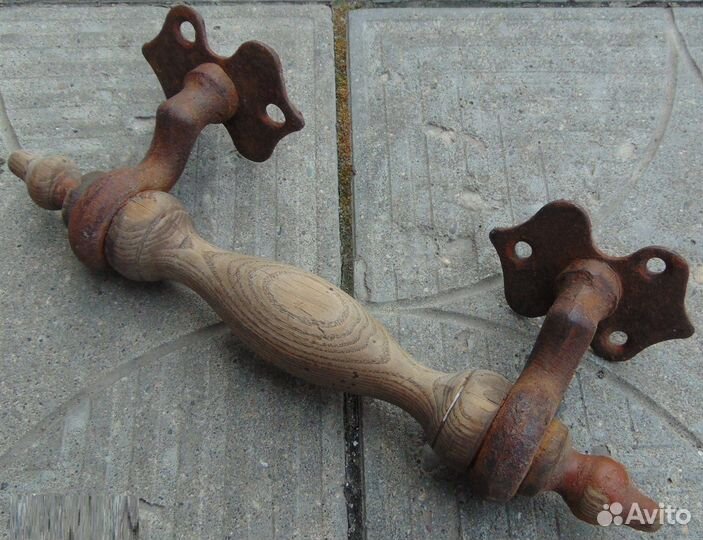 Старинная латунная дверная ручка