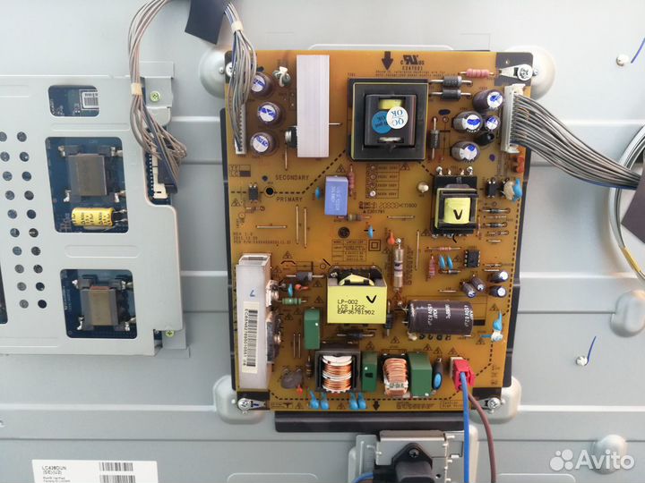 Телевизор LG 42LM340T (Разбор)(По запчастям)