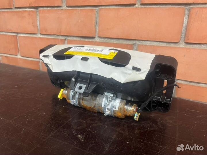 Подушка безопасности пассажира Mercedes-Benz