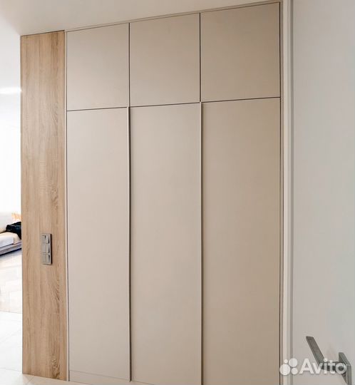 Распашной шкаф на заказ. Фабрика