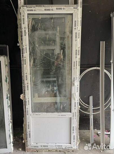 Балконная дверь 213х84