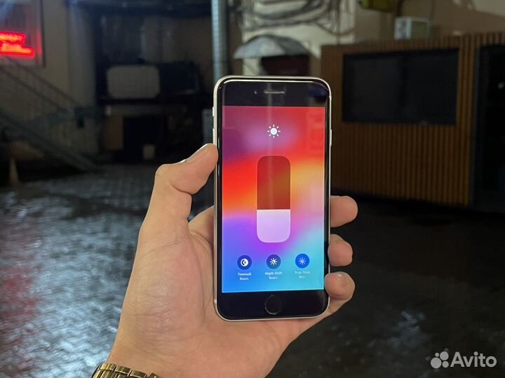 iPhone SE (2020), 128 ГБ