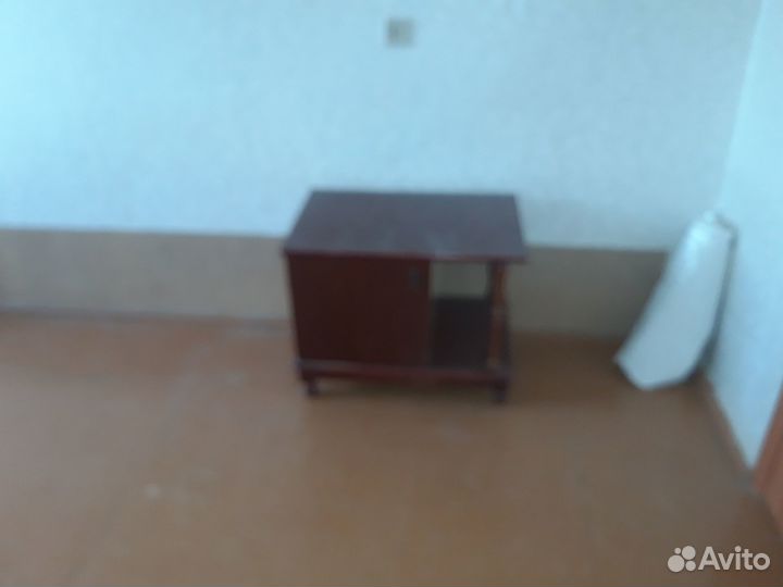 Тумба с зеркалом