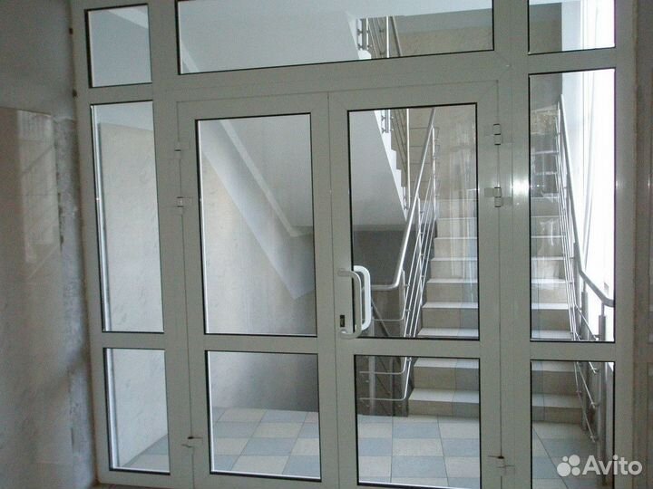 Двери алюминиевые