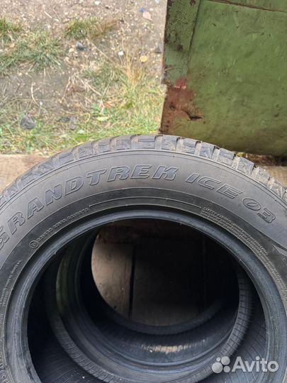 Dunlop GrandTrek Ice 03 215/65 R16 102