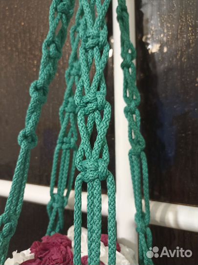 Кашпо для цветов подвесное