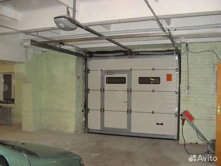 Промышленные секционные ворота Дорхан