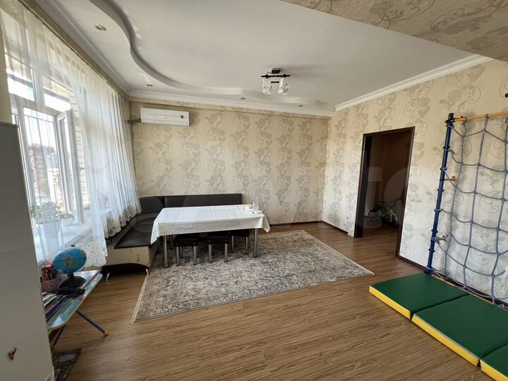 2-к. квартира, 76 м², 9/10 эт.