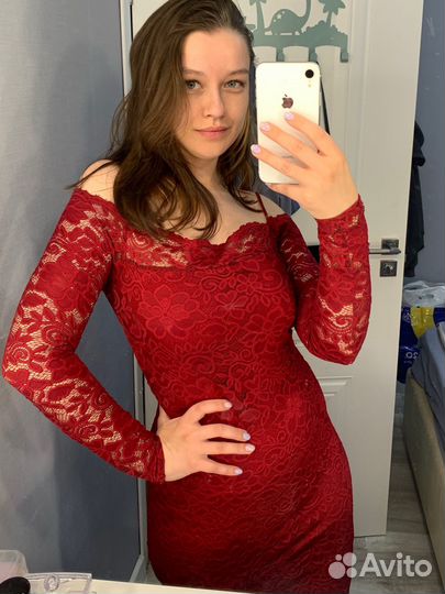 Красное короткое платье