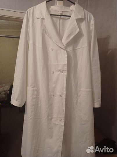 Белый медицинский халат