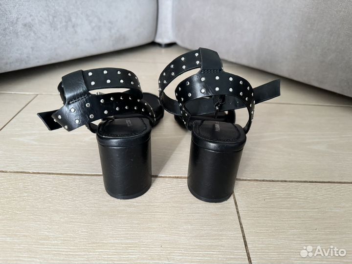 Босоножки pull bear