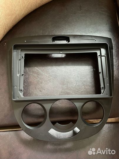 Рамка под магнитолу 9 дюймов