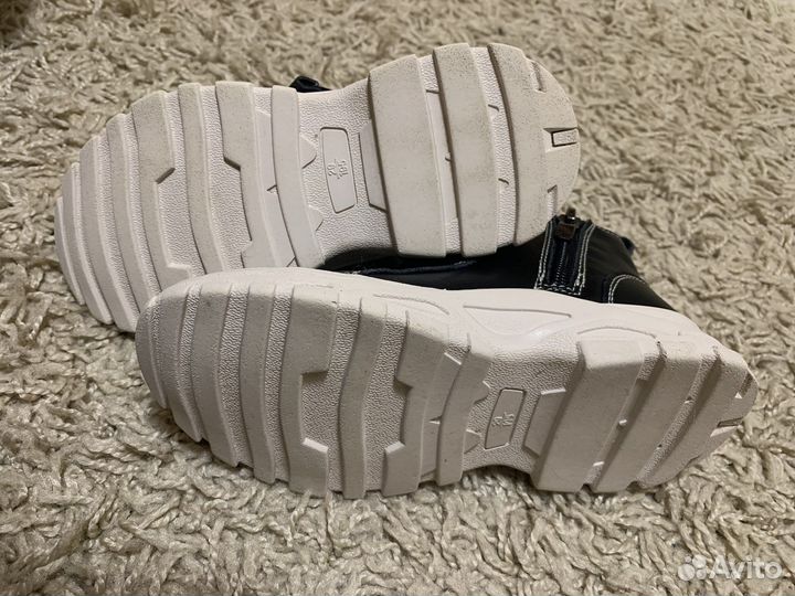 Ботинки демисезонные для мальчика. 29 размер