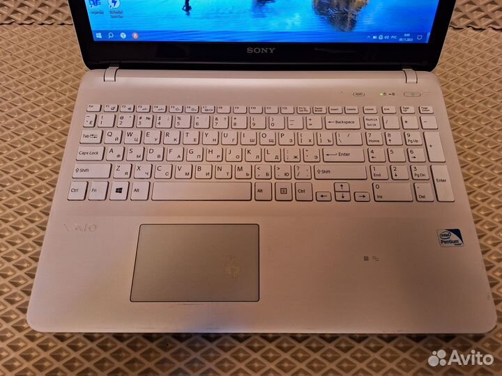 Белоснежный Фирменный Sony + SSD диск