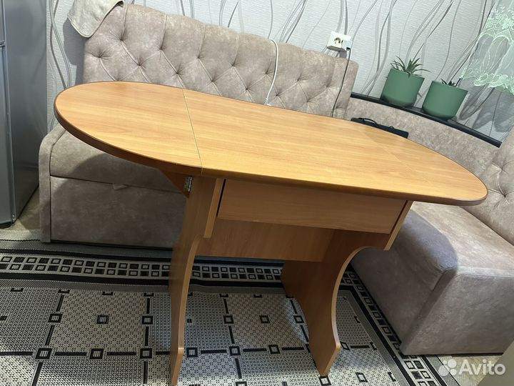 Кухонный стол