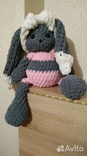 Зайка плюшевый