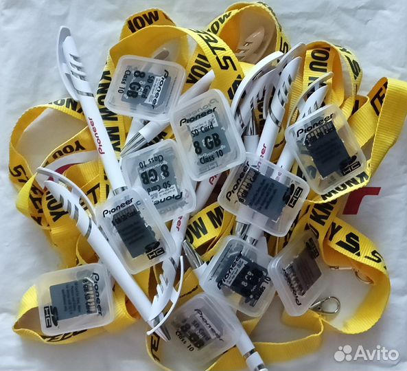 75 карт памяти SD HC Pioneer 8GB 10class + подарки
