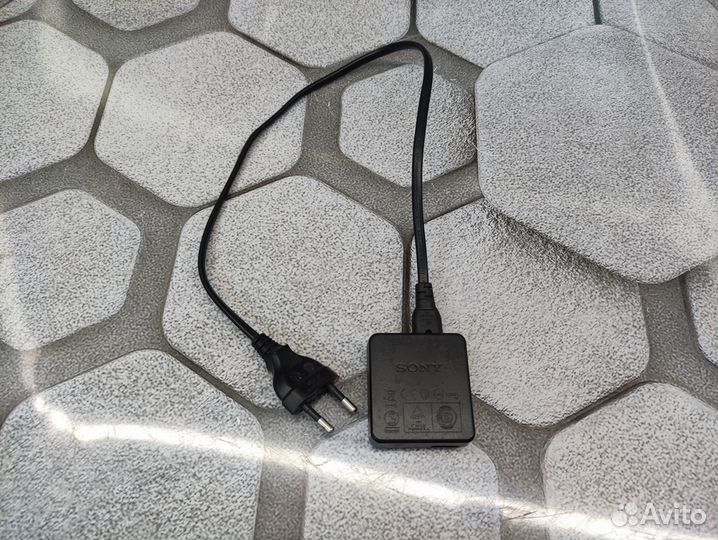 Зарядное устройство sony AC-UB10C / UB10B / UB10D