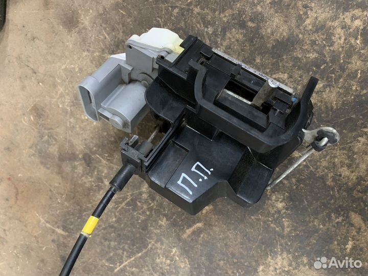 Замок двери передний правый Fiat Albea