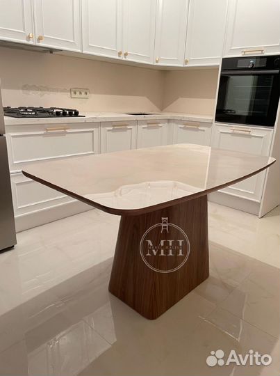 Комплект стол и стулья