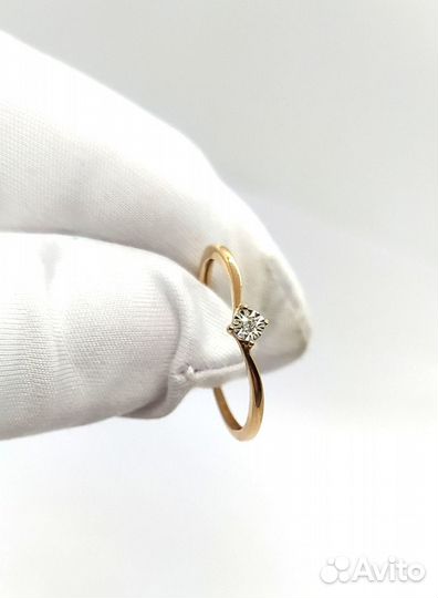 Золотое кольцо с бриллиантом 17р