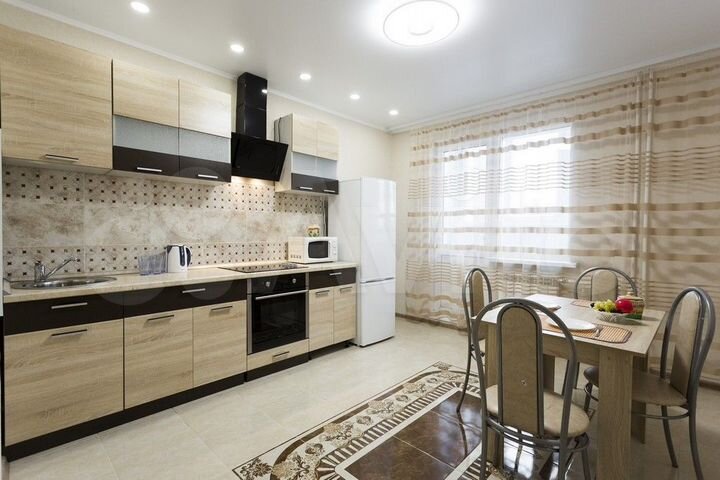 3-к. квартира, 90 м², 3/17 эт.