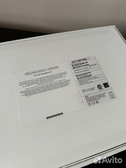 Apple MacBook Pro 14 2023, 512 гб, M3 RAM 8 4 цикл