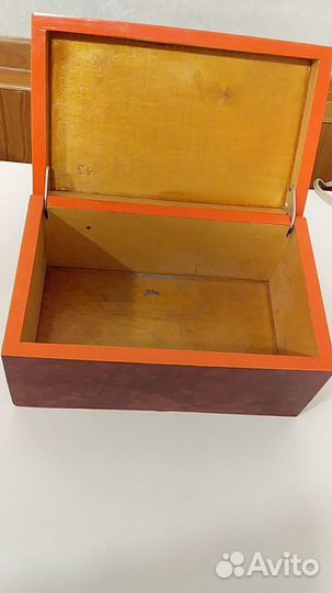 Деревянная шкатулка