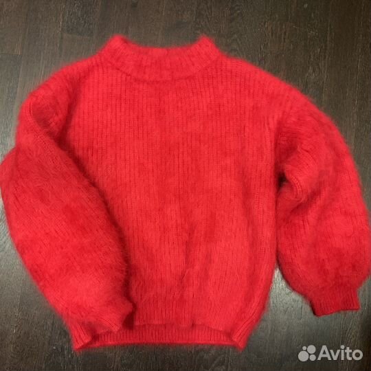 Свитер женский