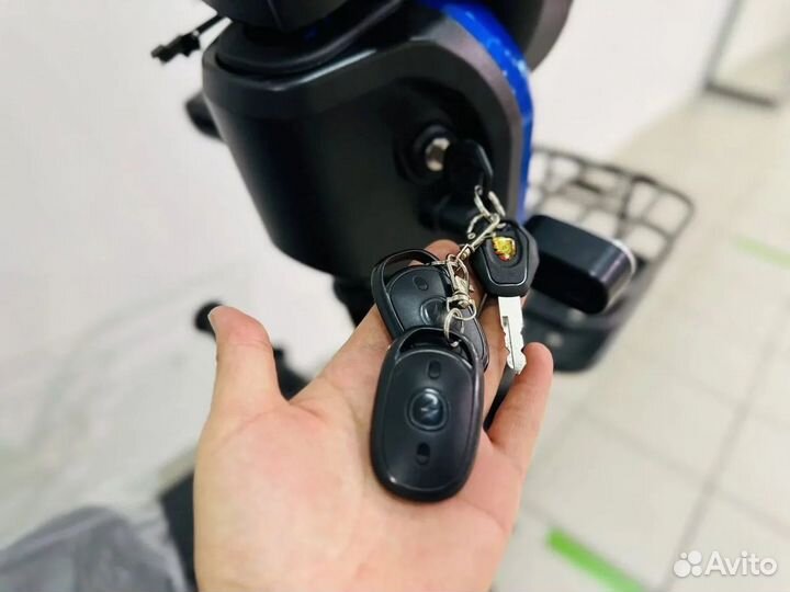 Электрический трицикл 3х местный