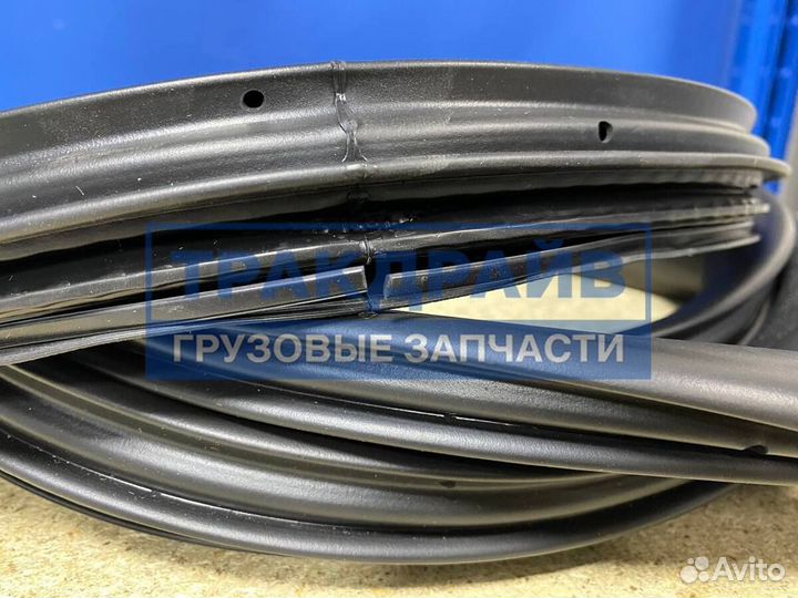Уплотнитель двери Вольво FH4 от 2013 г.в