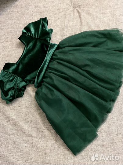 Нарядное платье для девочки на годик 80 р