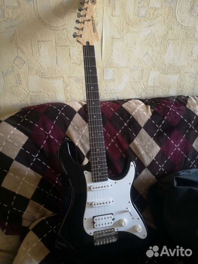 Электрогитара Yamaha Pacifica 012