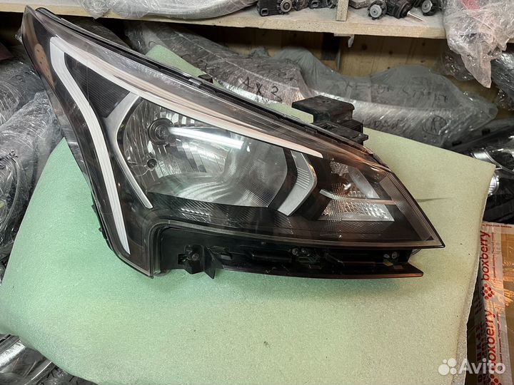 Фара левая и правая Kia Rio 4 Рестайл