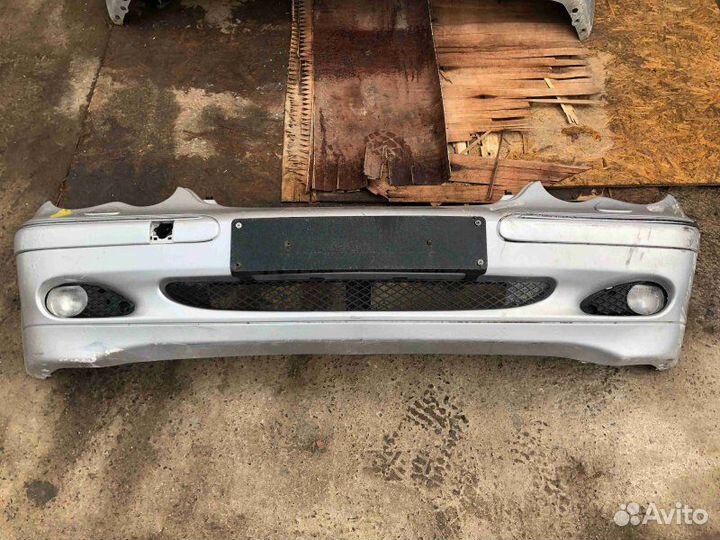 Бампер передний Mercedes C W203 2003