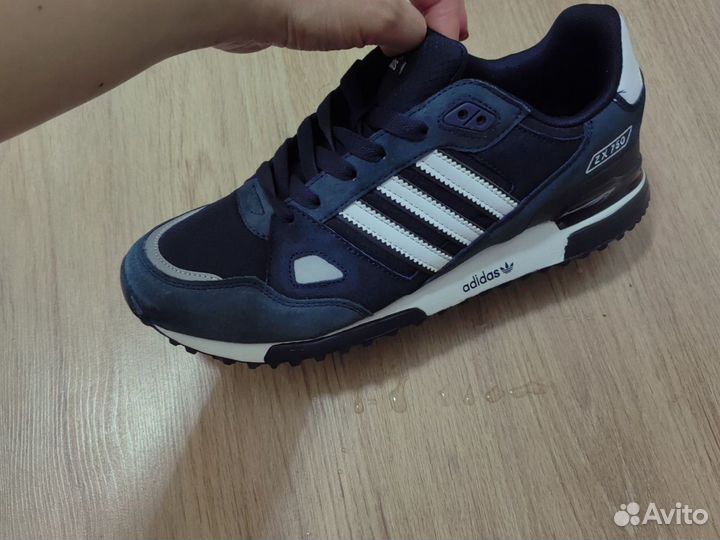 Кроссовки Adidas