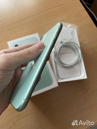 iPhone 11, 64 ГБ