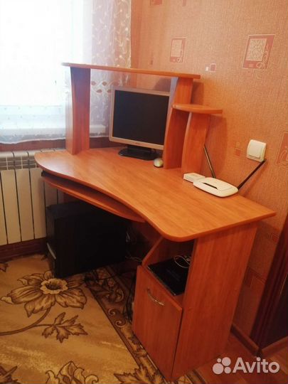 Компьютерный стол