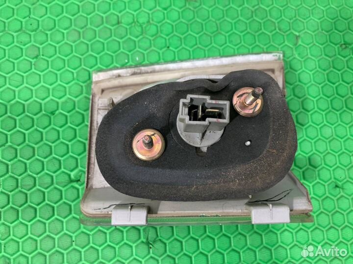 Фонарь крышки багажника правый Honda Pilot YF1