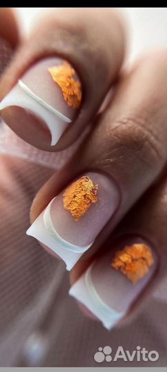 Модель на наращивание ногтей