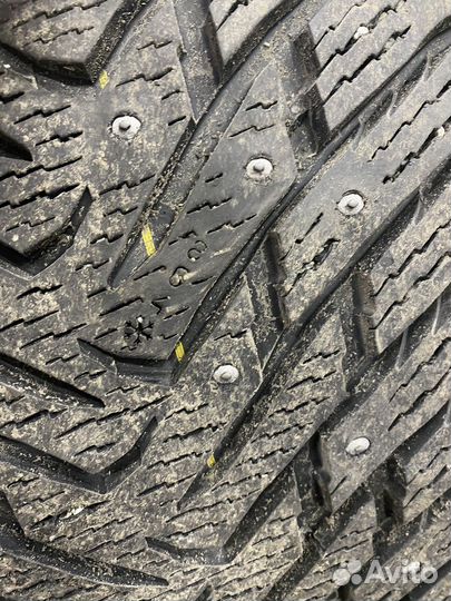 Nokian Tyres Hakkapeliitta 8 295/35 R19