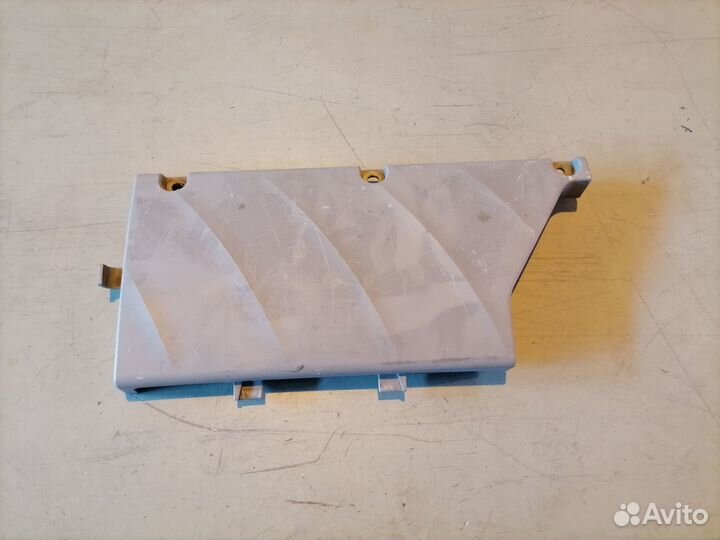 Декоративная крышка двс MN171623 Mitsubishi Grandi