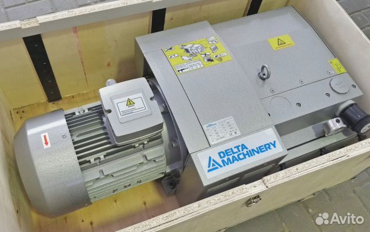 Роторно-пластинчатый вакуумный насос