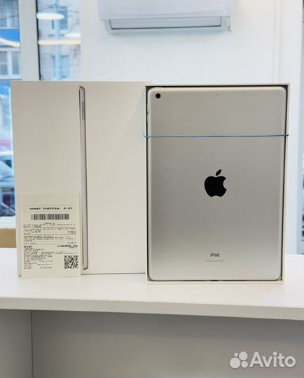 Apple iPad 9 256 гб Wi-Fi. Идеал. Полный комплект