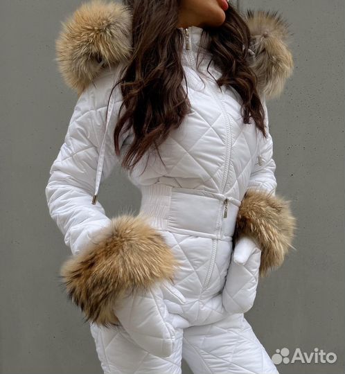 Комбинезон для девушек с мехом белый